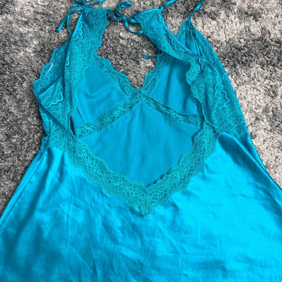 Lingerie - Picture 3 of 5